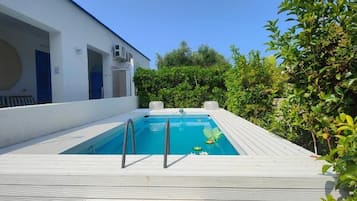 Luxury Villa, Patio, Pool View (Villa Ninfea - int. 4)
