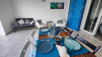 Vila Mewah, patio, pemandangan kolam renang (Villa Ninfea - int. 4) | Meja kerja, ruang kerja ramah laptop, dan seprai linen