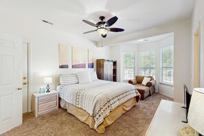 Iron/ironing board, WiFi, bed sheets - Lakeviews-inviting 3 bedroom condo-community pool (Kimberling City)
