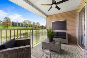 Terrace/patio - Peaceful 2BR Condo - DUCK POND VIEWS - Branson (Branson)