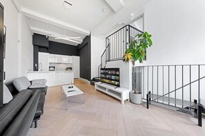 Living area - Luxury 2 Bedrooms 2 Bath London Flat 6 Guests (London)