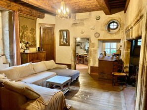 Living area - Sous la protection des anges - Bed and breakfast (Montanges)