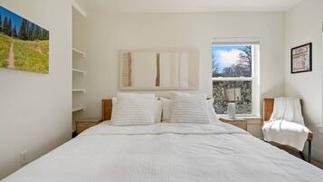 2 habitaciones, escritorio, tabla de planchar con plancha y wifi gratis