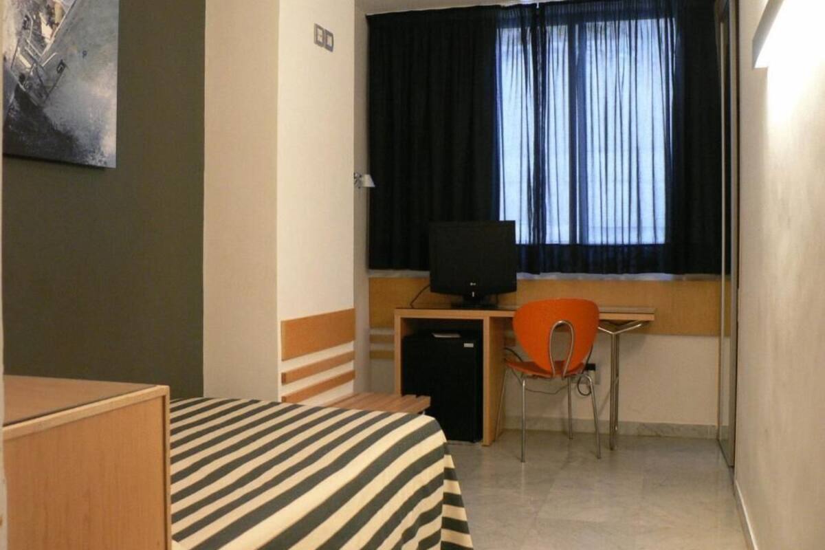 Yhden hengen standard-huone, näköala pihalle