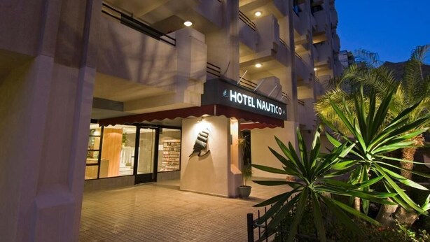 A hotel entrance with a sign reading 'HOTEL NAUTICO &'. - Hotel Nautico (Santa Cruz de Tenerife)