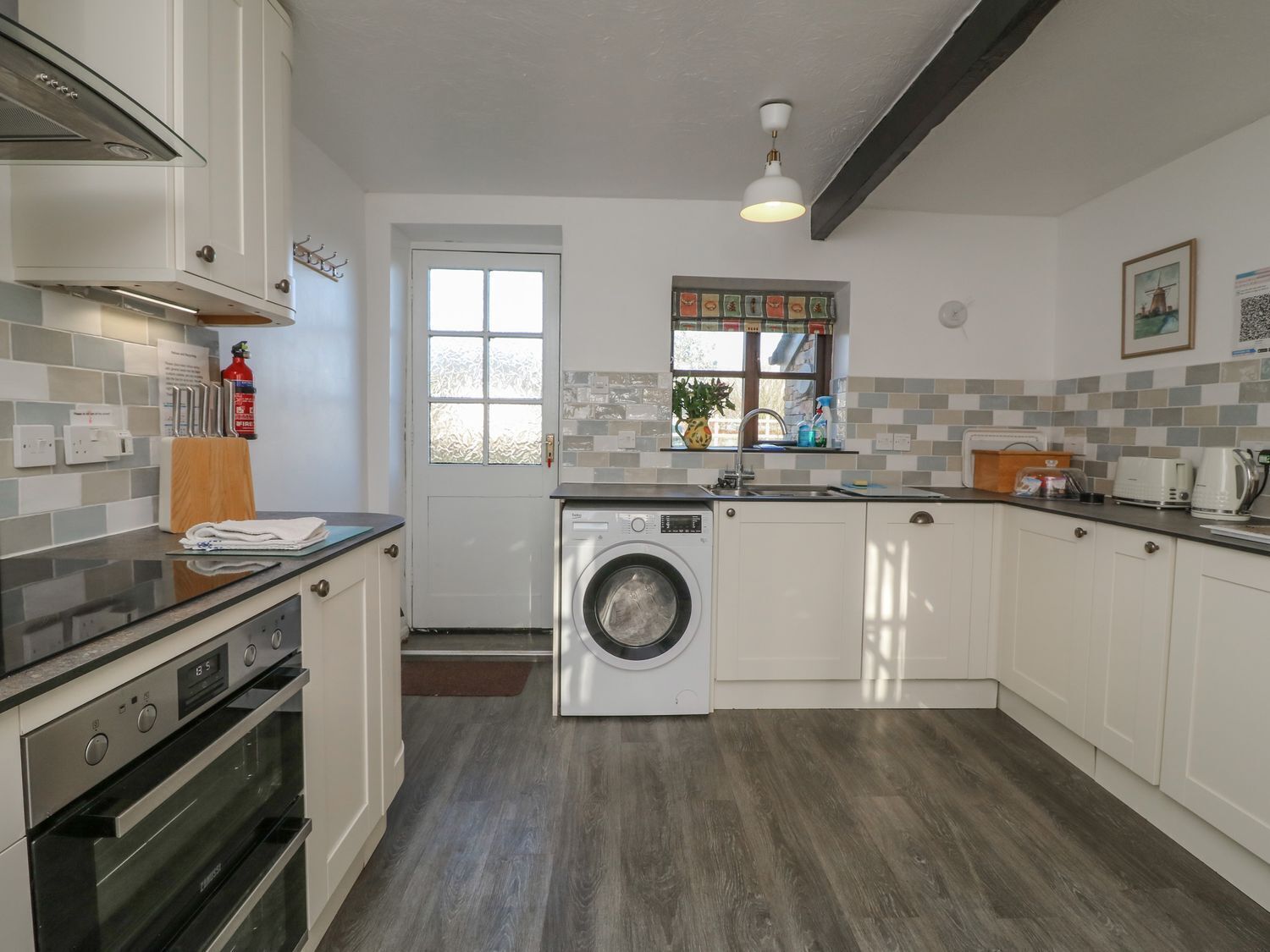Dishwasher, cookware/dishes/utensils