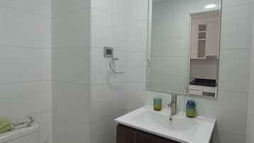 Doccia, asciugacapelli, sapone