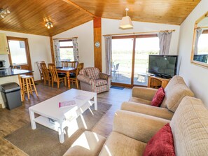 Living area - Lavender Lodge (Evesham)