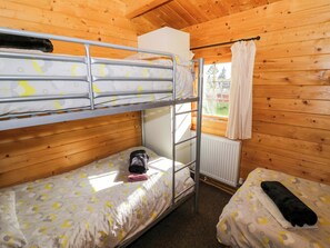3 bedrooms, individually decorated, individually furnished, free WiFi - Holly Lodge (Evesham)