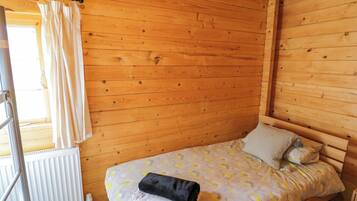 3 bedrooms, individually decorated, individually furnished, free WiFi