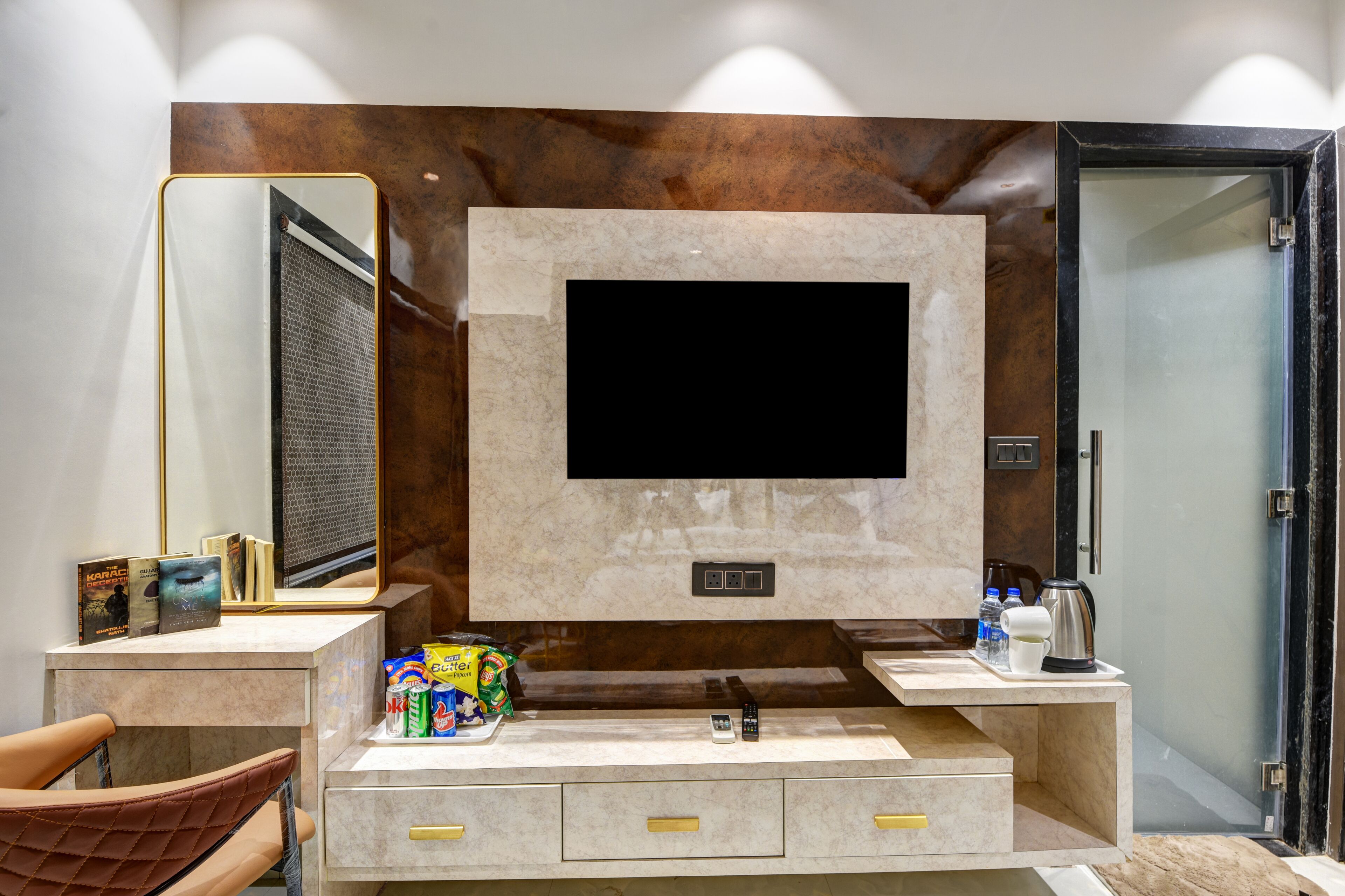 Classic Double Room, Non Smoking | Interior