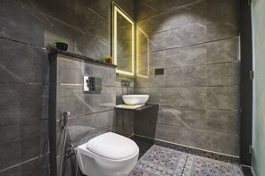 Classic Double Room, Non Smoking | Bathroom | Shower, towels, soap, shampoo - Hotel Byland inn  (New Delhi)