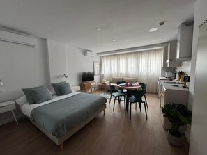 Apartment | Premium bedding, down comforters, iron/ironing board - Apartamentos Marcela by gaiarooms (León)