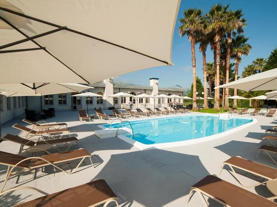 Piscina externa sazonal