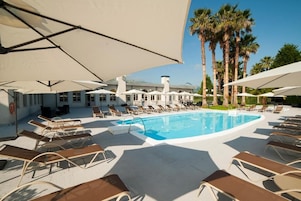 Piscina externa sazonal