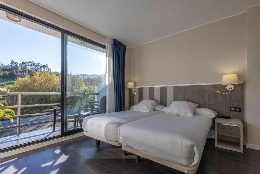 Premium bedding, down duvets, minibar, in-room safe