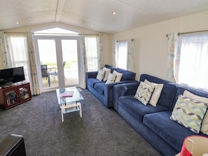Living area - Laurel Lodge (Evesham)