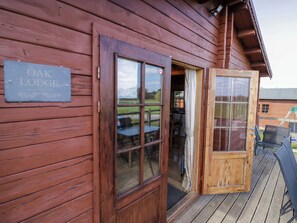 Outdoor dining - Oak Lodge (Evesham)