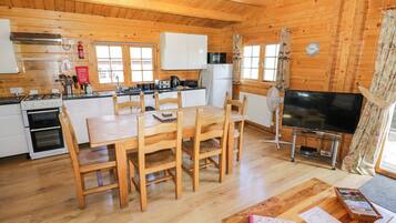 Cookware/dishes/utensils