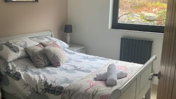 2 chambres, lit parapluie, Wi-Fi gratuit, draps fournis