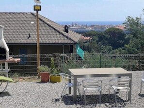 屋外ダイニングエリア