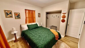 Room - Charming Citrus 3BR/2BA house-steps to Downtown Inverness Entertainment Dining (Inverness)