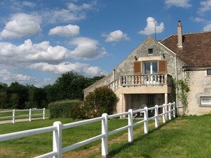 Exterior - Haras De La Fontaine Datcha Holiday Home (Poligny)