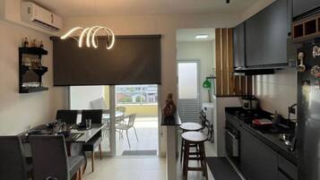 Apartamento Confort, lanai, vistas a la ciudad | Cocina privada