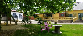 Gîte les 3 pins: Family or Group Rental Near Guingamp