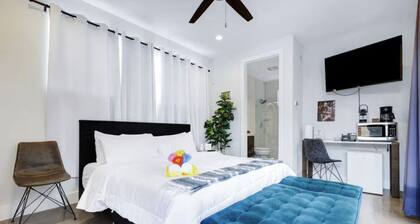 Southtown Guesthouse | Sleeps up to 2 | Walk to Alamodome & River Walk