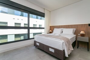 Iron/ironing board, Internet, bed sheets - Rooftop Pool | 300MB | #SG08 (Florianópolis)