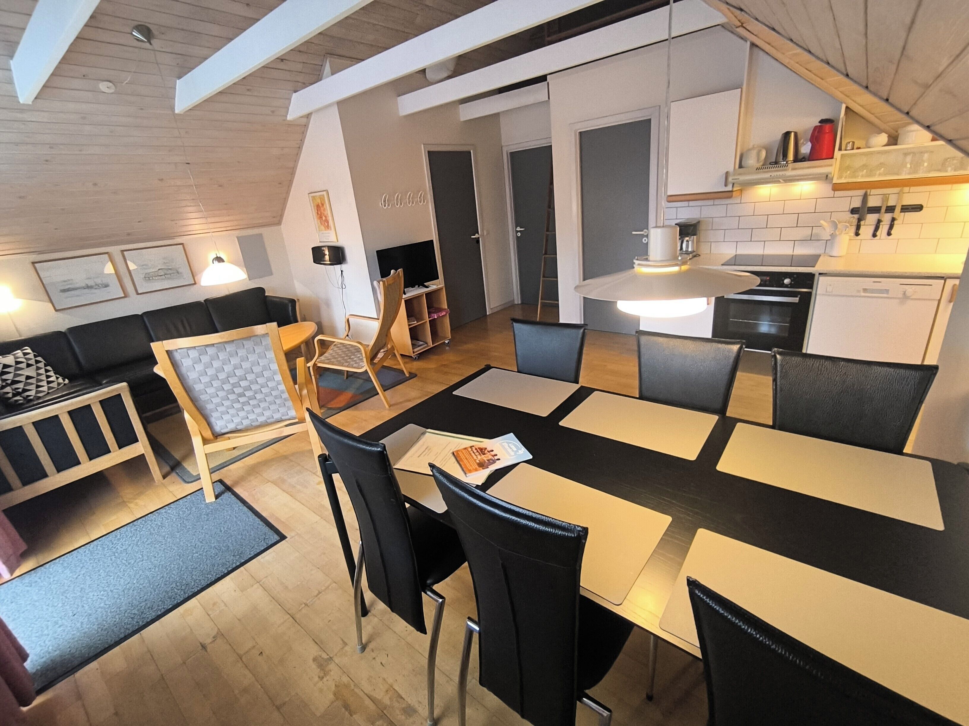 Appartamento Comfort, 2 camere da letto, balcone, vista cortile | Area soggiorno