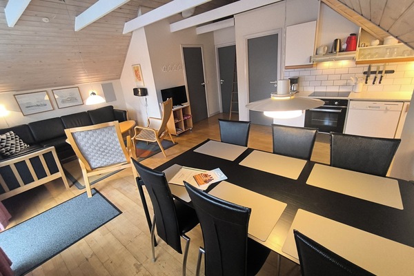 Comfort Apartment, 2 Bedrooms, Balcony, Courtyard View | Living area | Heated floors