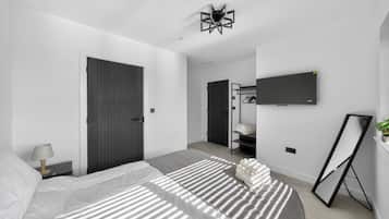 4 bedrooms, WiFi (free), individually decorated, individually furnished