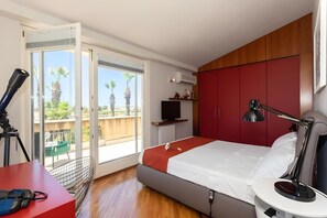 Room - Villa 'Il Filo Di Perle' with Sea View, Wi-Fi, and Air Conditioning (Marsala)
