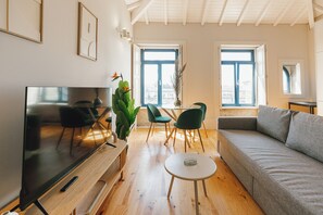 TV - BOAVISTA CHARMING by VACATIONY (Oporto)