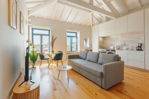 TV - BOAVISTA CHARMING by VACATIONY (Oporto)