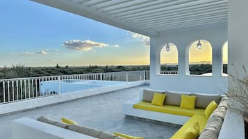 House, 4 Bedrooms, Private Pool, Garden View | Terrace/patio