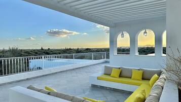 House, 4 Bedrooms, Private Pool, Garden View | Terrace/patio