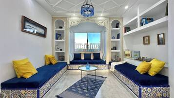 House, 4 Bedrooms, Private Pool, Garden View | Interior