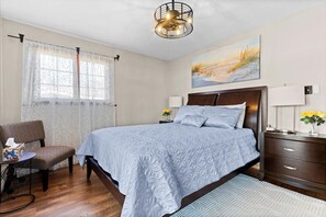 Room - Lakefront Ranch | Hot Tub · 30-Day Min Stay (Waterford Township)