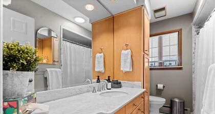 Lakefront Ranch | Hot Tub · 30-Day Min Stay