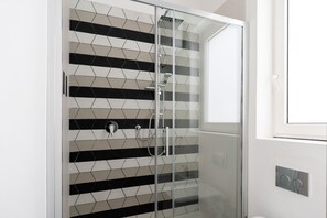 Hair dryer, towels - Leone Central Suite Bari by BarbarHouse (Bari)