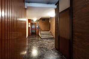Interior - Leone Central Suite Bari by BarbarHouse (Bari)