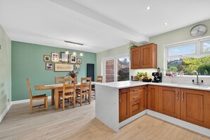 Apartment | Private kitchen - Central Belfast Apartments Rosetta Residence (Belfast)