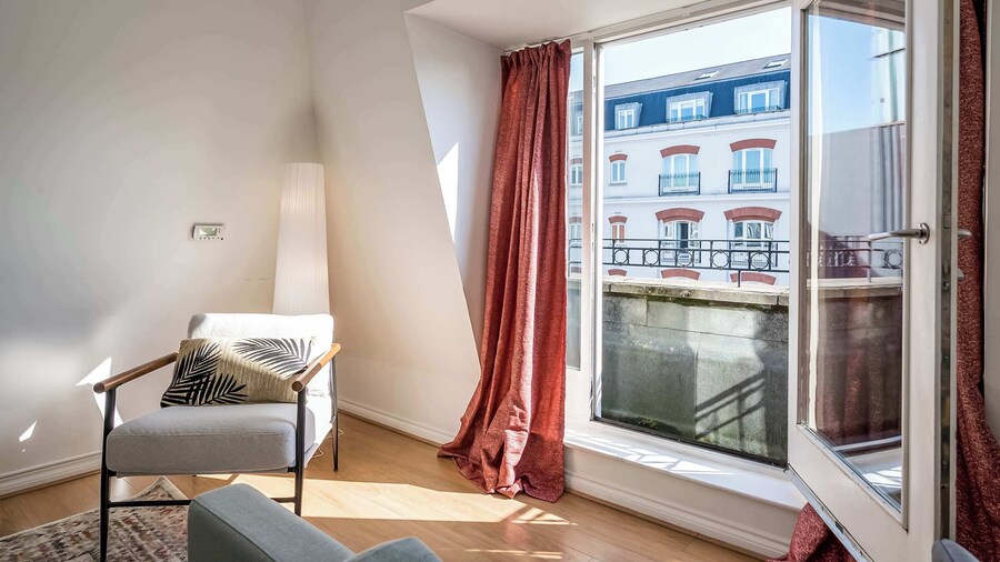 Central Belfast Apartments - The Cathedral Loft