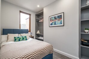 Living area - Central Belfast Apartments - The Malone Suites (Belfast)