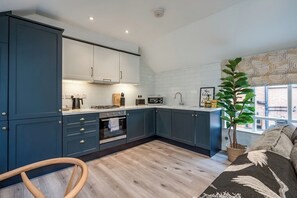 Apartment, 1 Bedroom (Superior) | Private kitchen - Central Belfast Apartments Queens Lofts (Belfast)