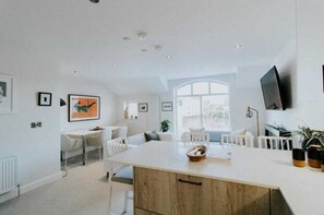 Appartement, 3 chambres (Deluxe) | Coin séjour