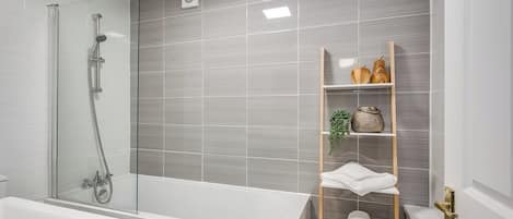 Apartment | Bathroom